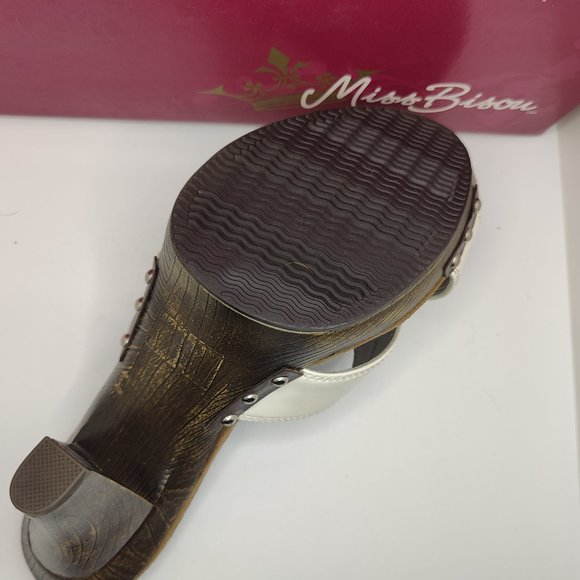 Womens size 8 White Miss Bison Brand Heel - Picture 7 of 8